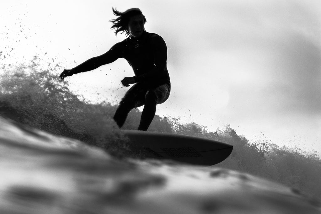 HOW SURFING BENEFITS WELL-BEING